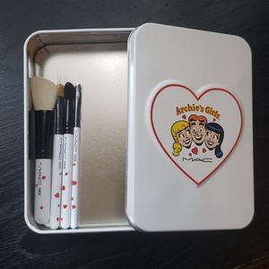 MAC Archie Brush Set and Tin
